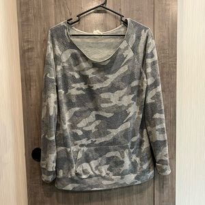 Off the shoulder boat neck camo super soft long sleeve. Sweatshirt.
